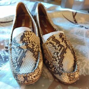 GEOX Leather Loafer ~Mules ~Snake Print ~Loafers  Size 7.5